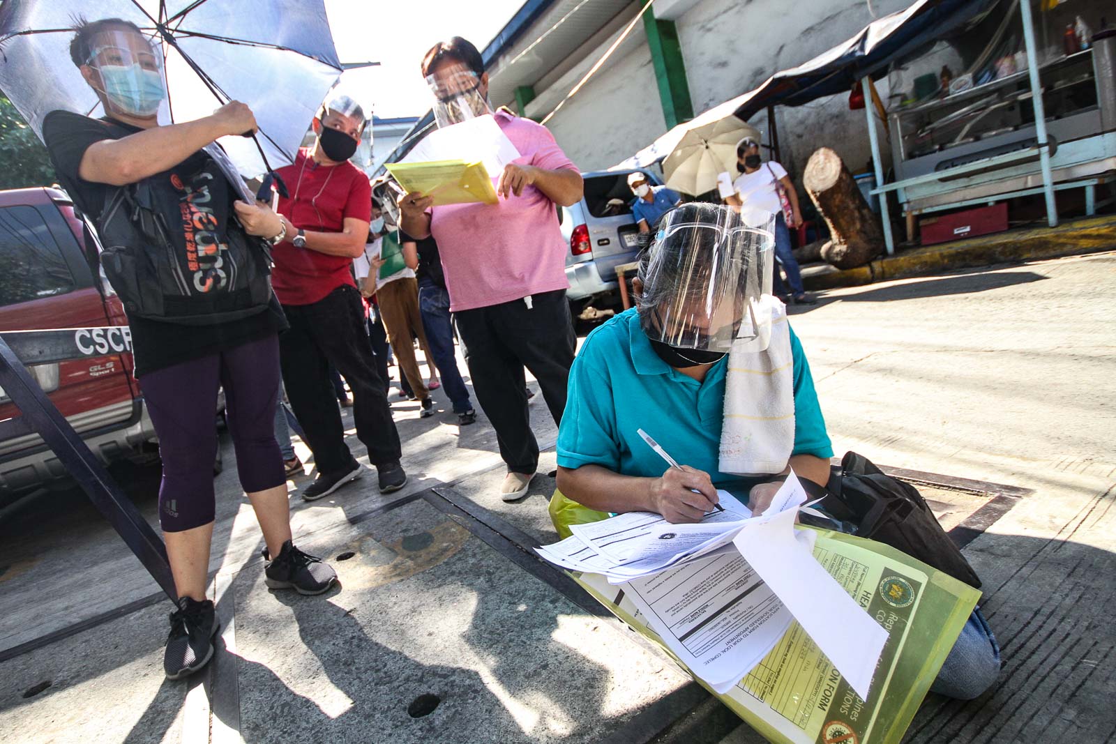voters-registration-comelec-manila-may-17-2021-001.jpg.b7d342ac24609d38ce7d1fdd54eeedda.jpg