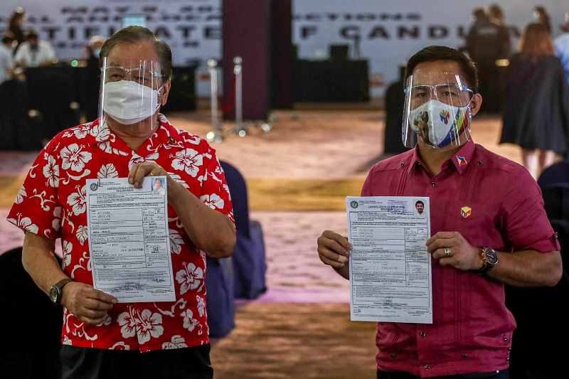 2021-10-01T040013Z_1_LYNXMPEH901FT_RTROPTP_4_PHILIPPINES-ELECTION.JPG