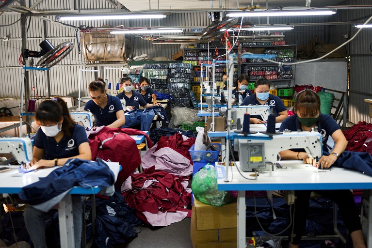 2021-10-05T104030Z_1_LYNXMPEH940IY_RTROPTP_4_VIETNAM-GARMENTS.JPG