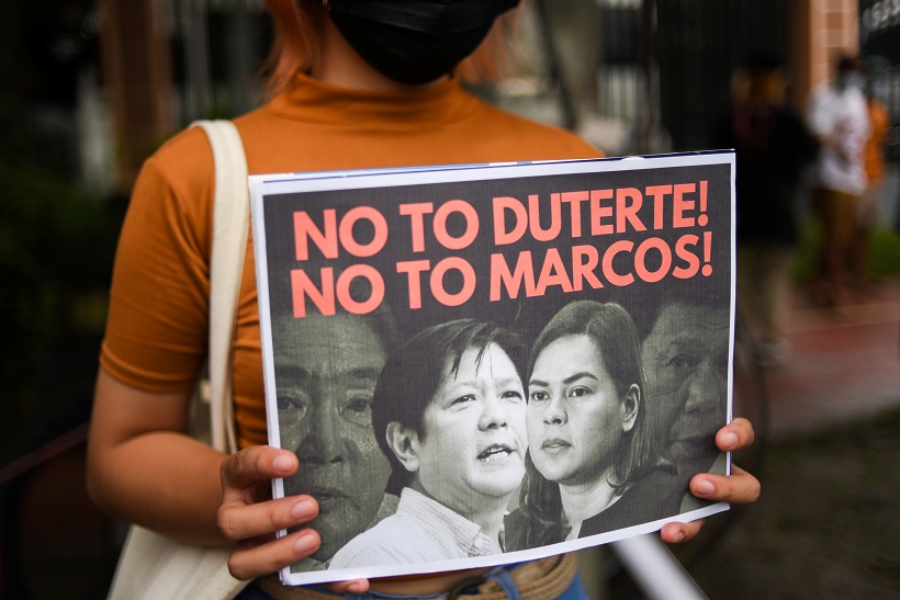 2021-10-06T084716Z_1_LYNXMPEH950BG_RTROPTP_4_PHILIPPINES-ELECTION-MARCOS.JPG