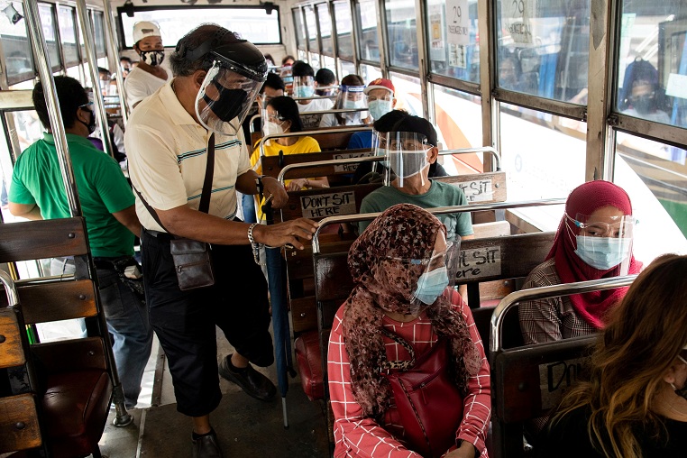 2021-10-25T054705Z_2_LYNXMPEH9O042_RTROPTP_4_HEALTH-CORONAVIRUS-PHILIPPINES-VACCINE.JPG