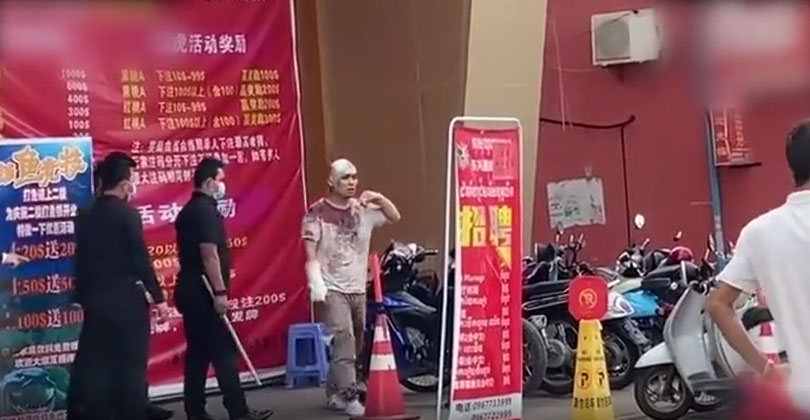 2Strange-scenes-in-Sihanoukville-as-Chinese-national-begs-police-for-sanctuary.jpg