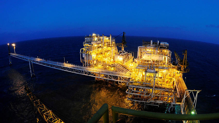 731842896_oilmain.jpg.a781edfbcbe8c47b2b1efea7e27ef54b.jpg