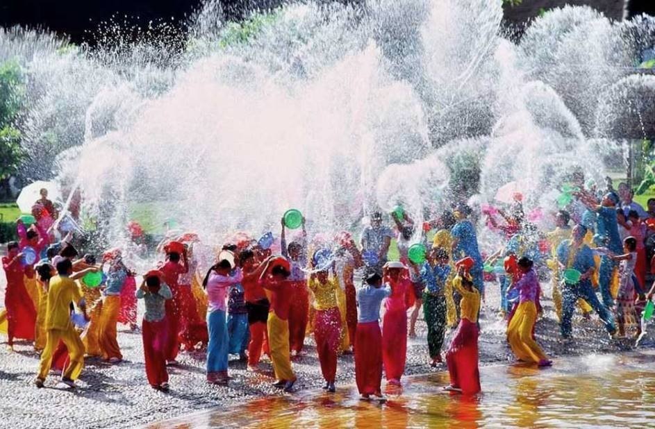 songkran_1.jpg.7e0b786ec43e1abd67e08618162bc08c.jpg