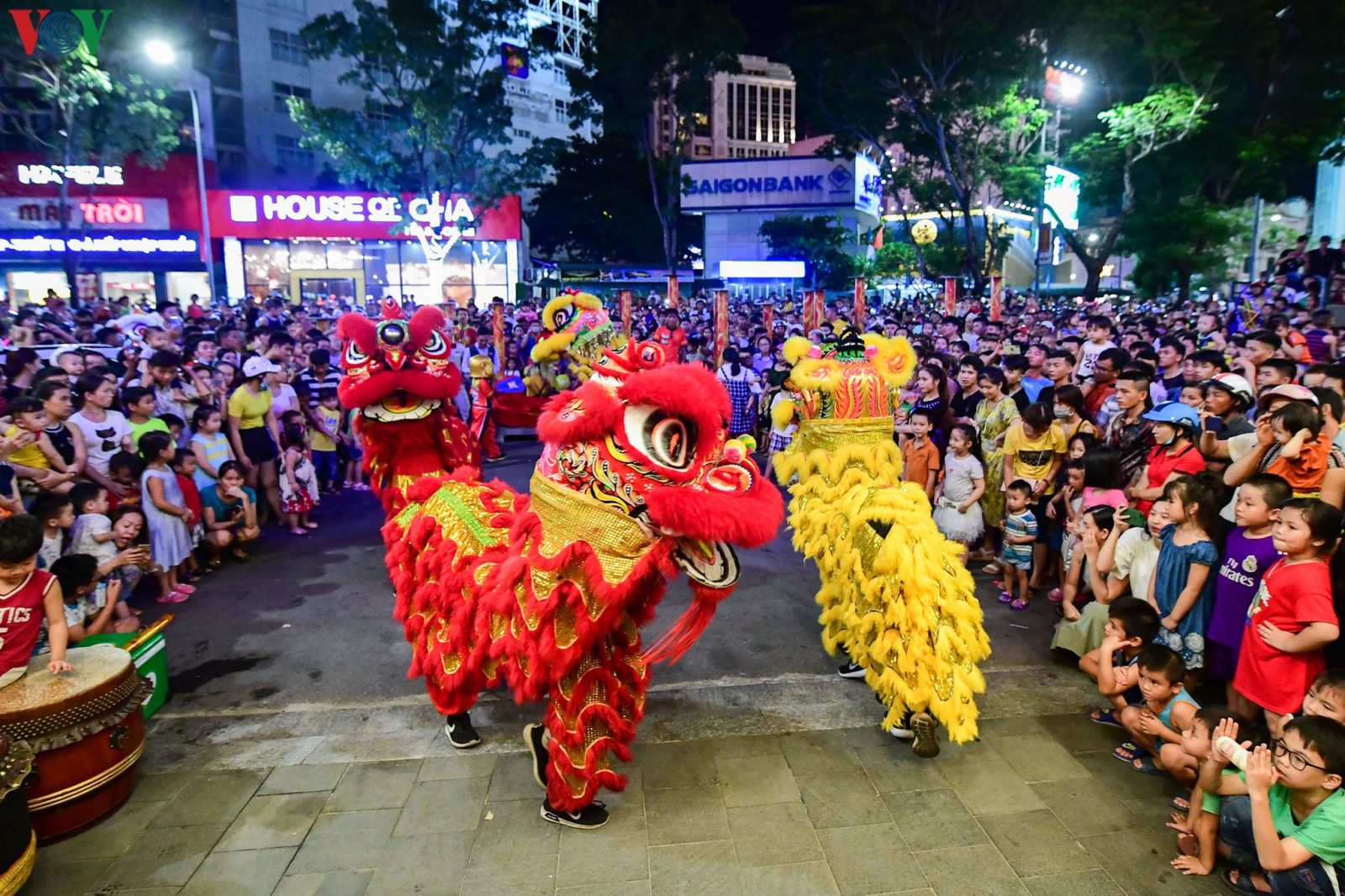 Lunar-New-Year.jpg.5ff0ced245691f25441f3dda48ce8faa.jpg