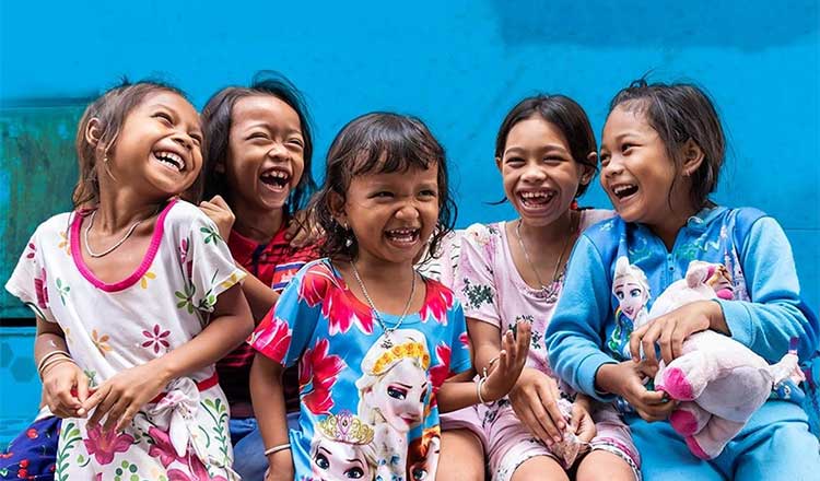 children-in-cambodia-1.jpg.0a4edb15cd9330ef1868caf076aab470.jpg