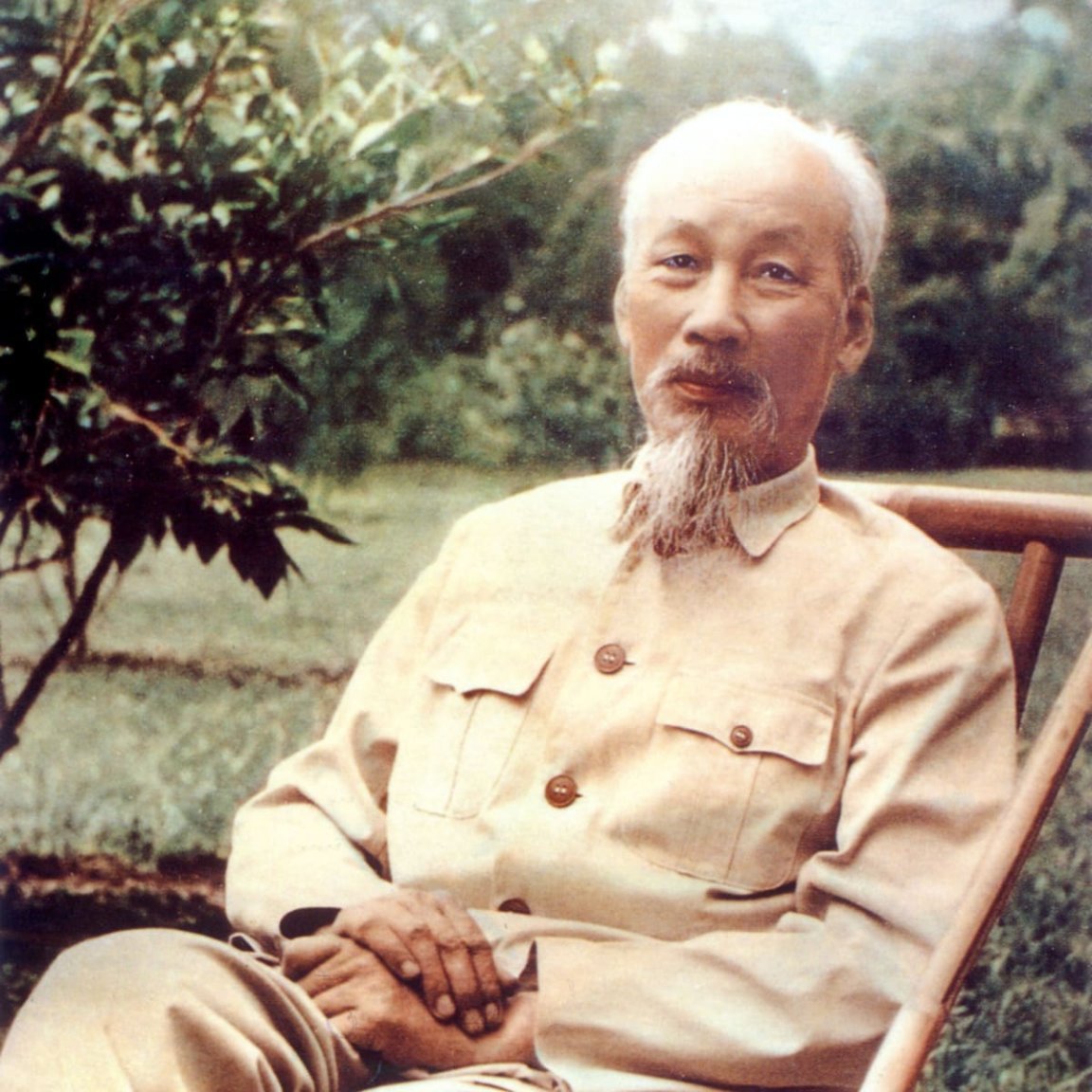 ho-chi-minh-2.thumb.jpg.3fe115ebcc68abbf7840dde1f48382d9.jpg