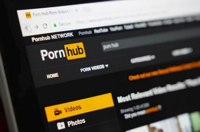 pornhub-696x461.jpg