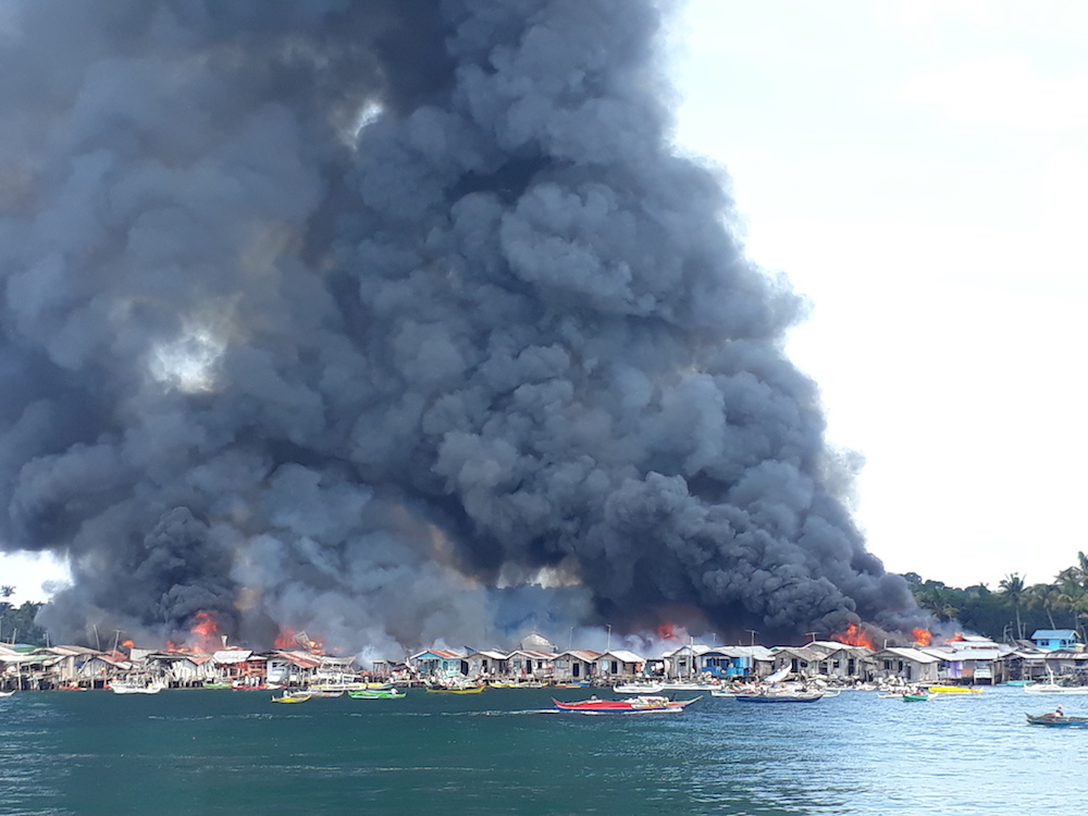20170730-basilan-fire-rfalcatan.jpg.6b46ba2b50c5c82393e005f332073e20.jpg