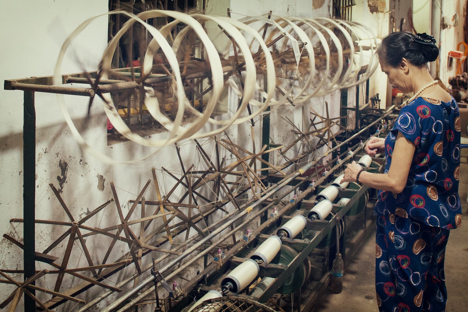 Vietnamese-factory-workers.jpg.0c6a725288052ec3d3b7636697baf500.jpg