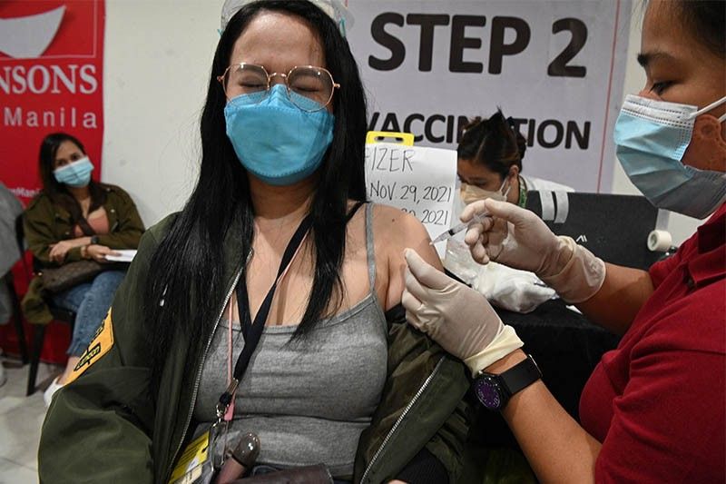 afp-manila-mall-3day-vaxx-program_2021-12-14_17-46-52.jpg