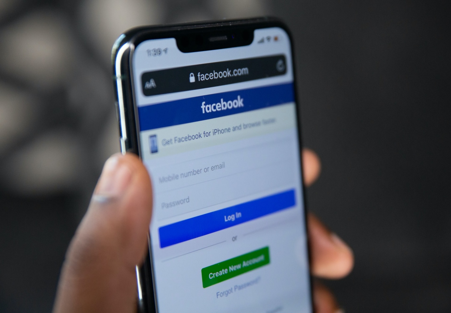 facebook-users-report-pictures-not-loading-users-complain-that-they-couldnt-see-any-photos-in-their-feeds.jpg.3bc565d222ec3c2bfd0a15f959530b17.jpg