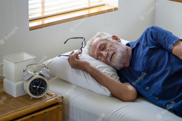 side-view-old-man-sleeping-bed_35752-1326.jpg.3222daf0c68a51c5b1ef8aa33d1ce0f1.jpg