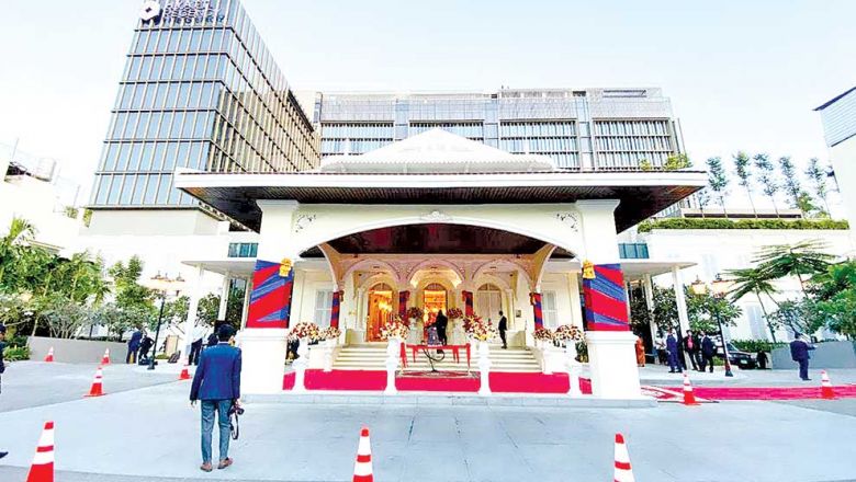 the_hyatt_regency_phnom_penh_hotel_opened_on_wednesday_in_the_capitals_chey_chumneah_commune._spm.jpg.2c5645d78404353ff47fd75a5cf7f76a.jpg