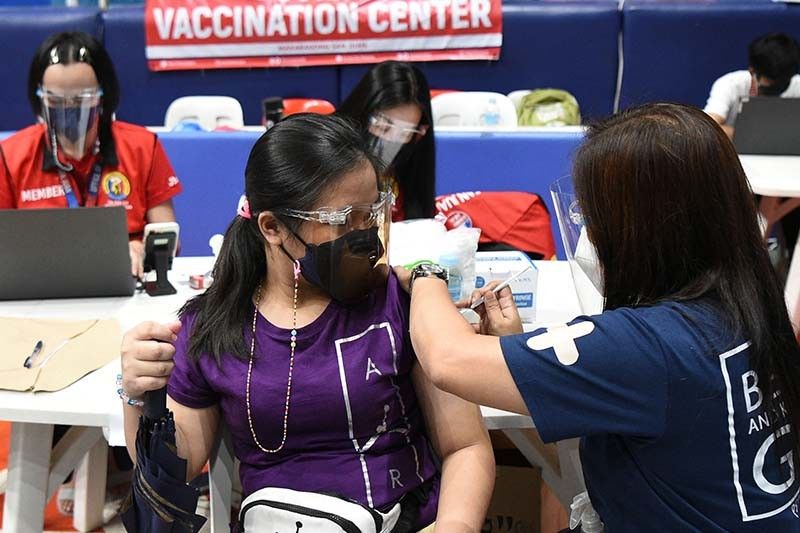 vaccine-teenager_2021-11-25_14-29-00.jpg
