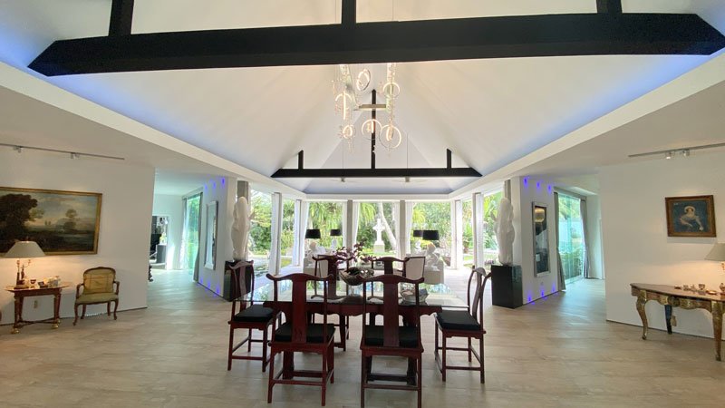 Generous spaces - the dining-area.jpg