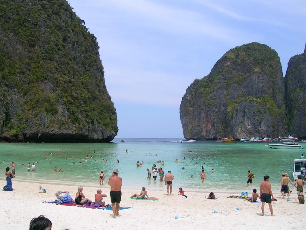 TH_Krabi_-_Phi_Phi_Island_-_Maya_Bay.jpg