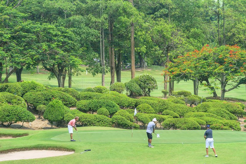 golfers-golf-course-thailand-pattaya-may-unidentified-men-putting-green-th-hole-green-valley-st-andrews-may-pattaya-31541453.jpg.c9114a6cf26e3ba78752fe009e0b6e52.jpg