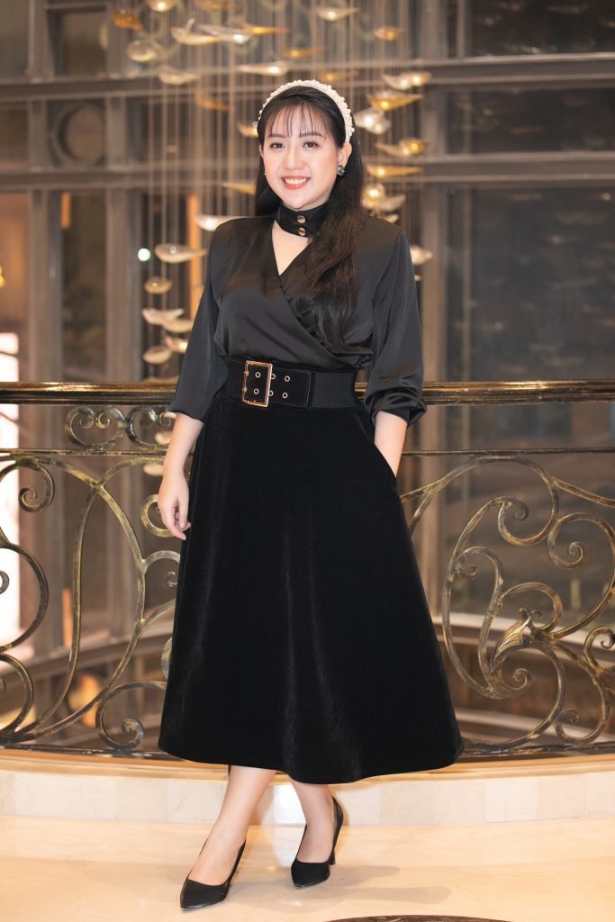 NTK-PHAM-DANG-ANH-THU-1-683x1024.jpg.3feb47c9a1d46dfb6f683799a951989b.jpg