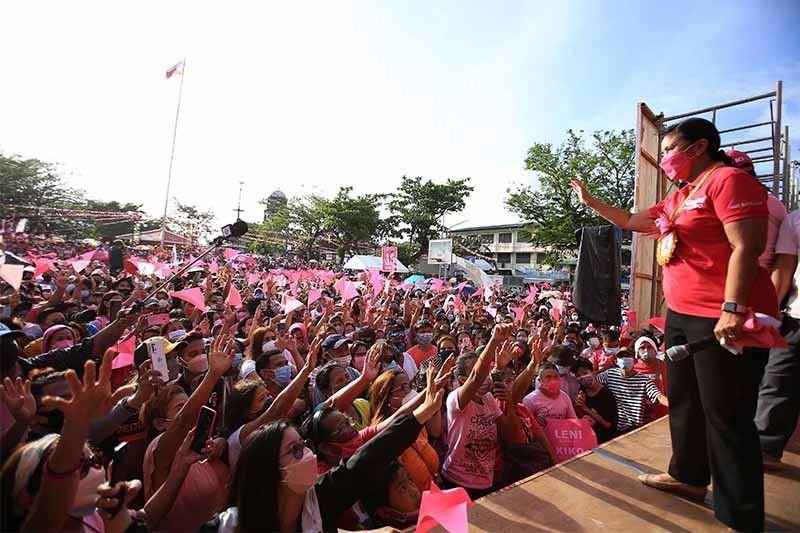 afp-robredo-albay-feb9-stage_2022-02-23_09-26-39.jpg