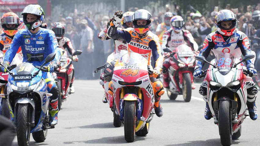 931719467_bikemain.jpg.7e3587a491feb5d745811f8331e39de3.jpg