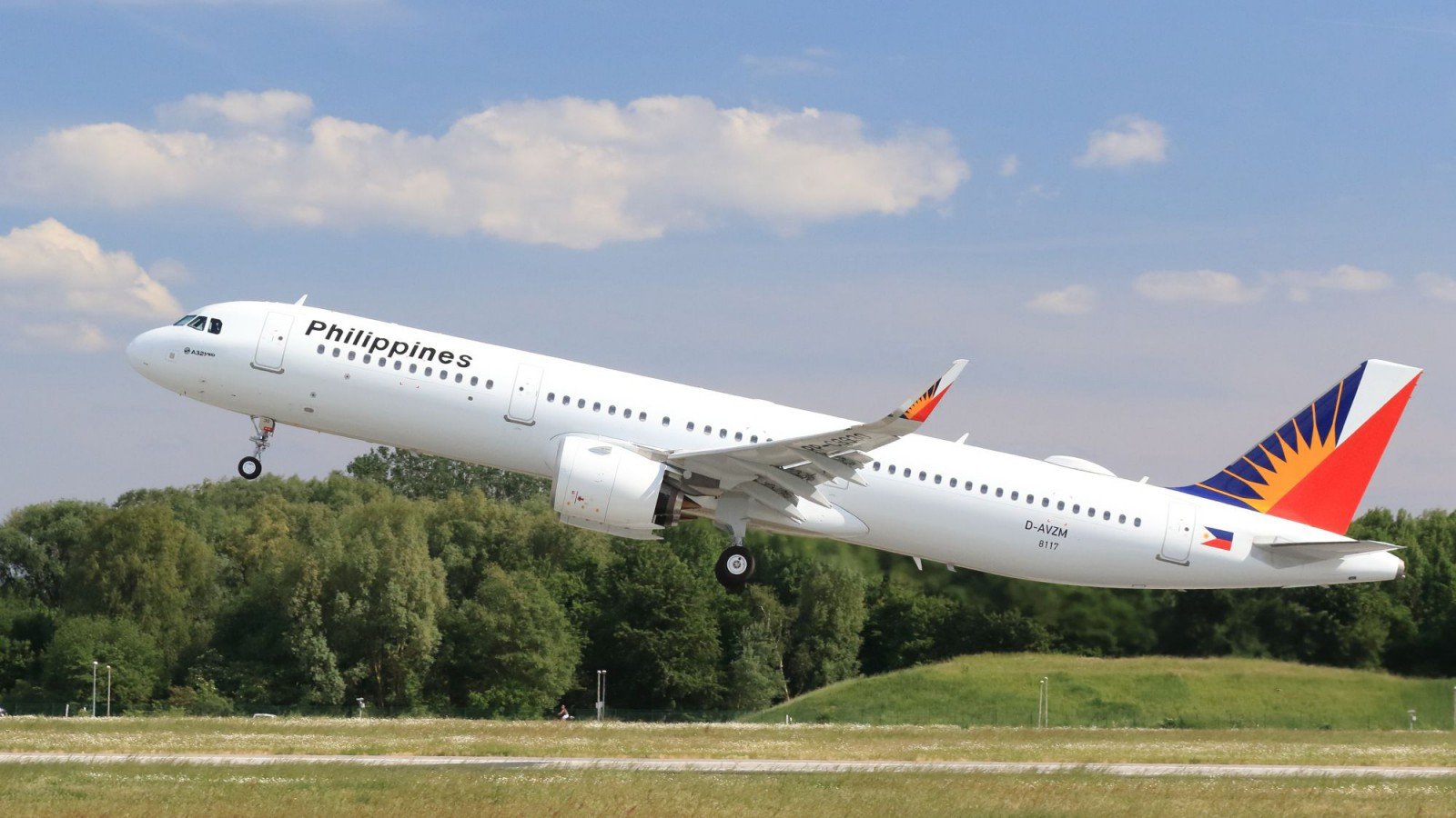 Philippines-Airlines.jpg.a0a578f712a8704281c85ddb24a29c66.jpg