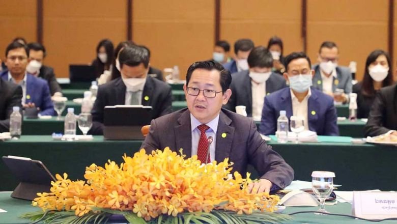 justice_minister_koeut_rith_leads_a_meeting_of_the_ad-hoc_commission_to_review_work_plans_of_asia-pacific_group_on_march_3._justice_ministry.jpg.9d8943acde44f8a48d274b4d9d6b715f.jpg