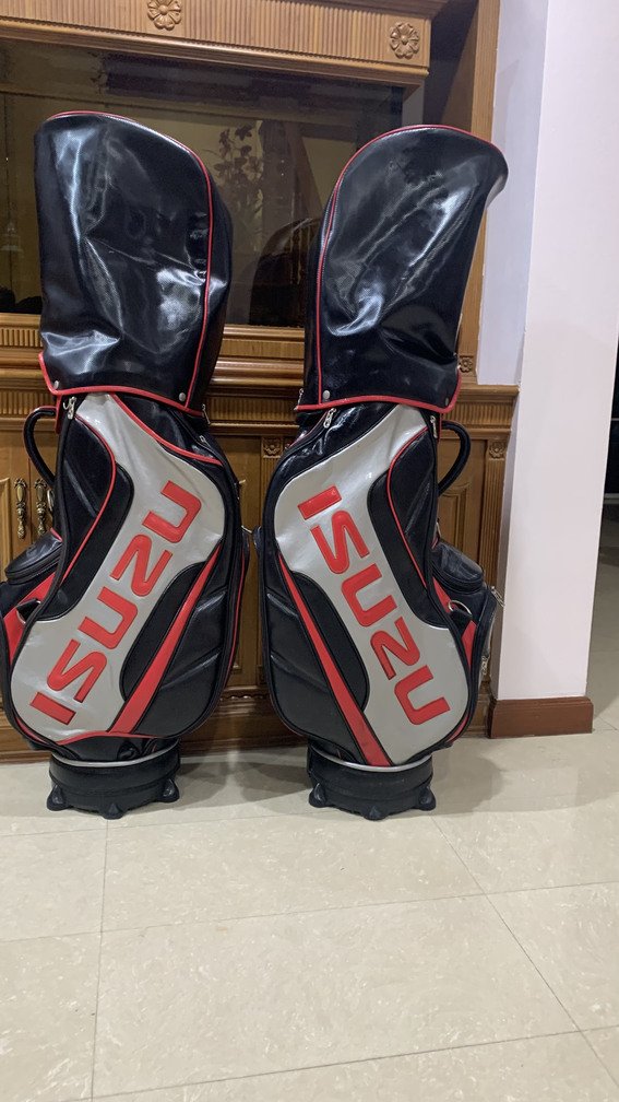 1364647364_GolfBags.jpg.181f3ac1a92eb58a8d785ce8329467ba.jpg