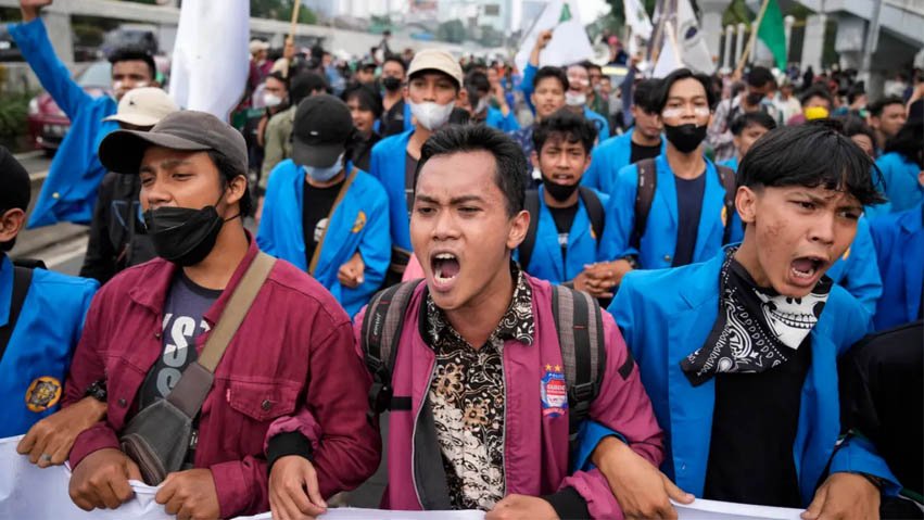 925842610_studentmain.jpg.df3c7e33a566e9f1775d4bc883e22ce9.jpg
