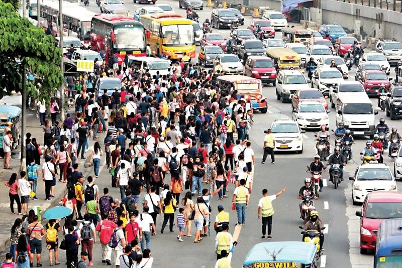 gen2-passengers-commuters-michaelvarcas_2019-09-30_23-38-34.jpg