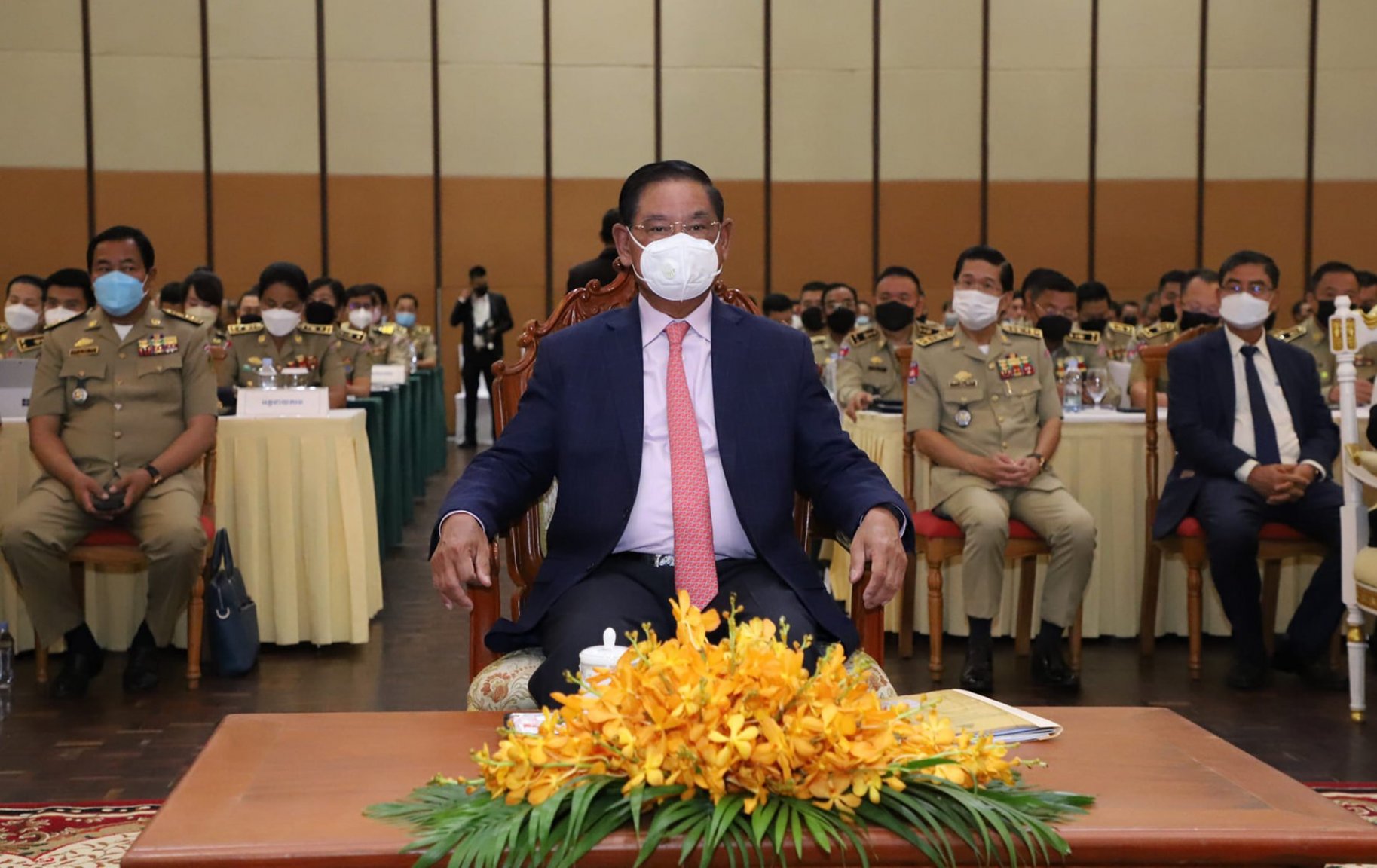 sar-kheng-meeting-1-e1649327715115.thumb.jpg.9d2bbdc9c7f029bc29513462387f9755.jpg