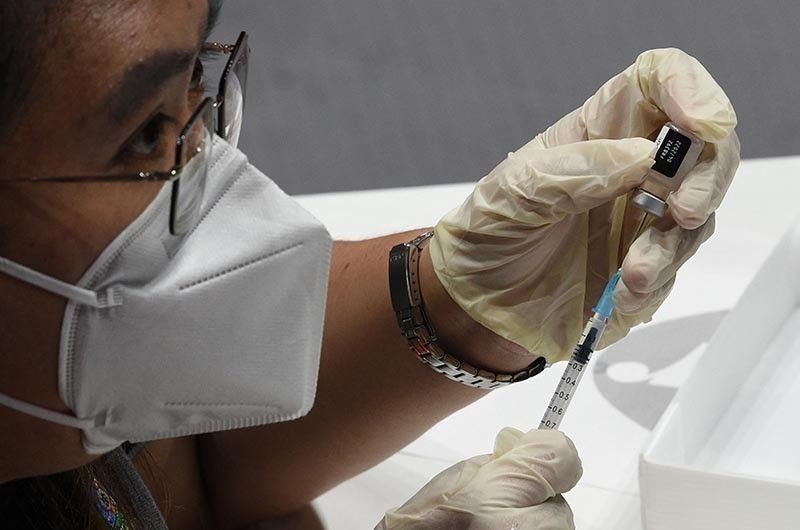 vaccination-health-worker2022-02-2116-59-43_2022-04-18_12-50-16.jpg
