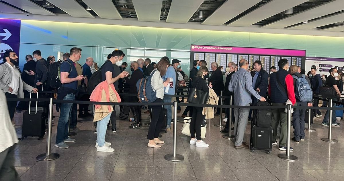 0_Heathrow-delays.jpg.53666b37b4439bc7fd1ada237b157107.jpg