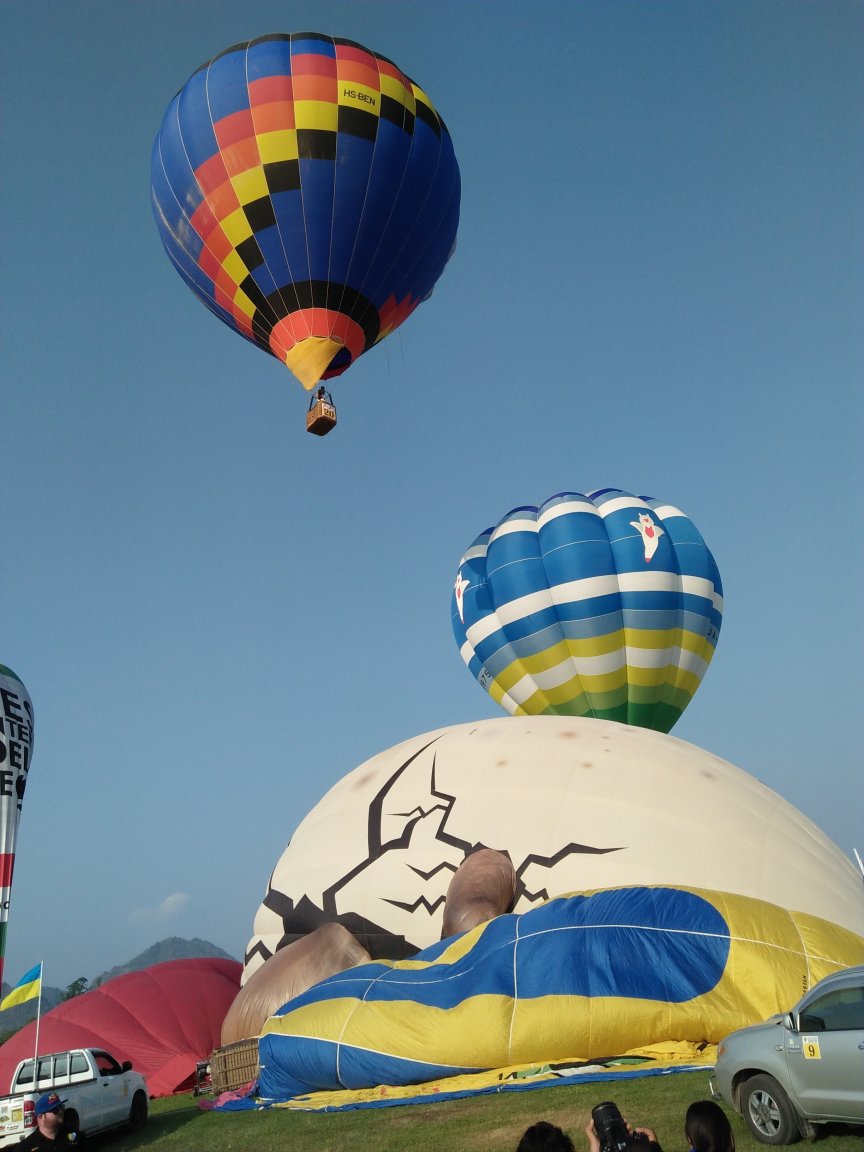 balloon2singhapark.jpg