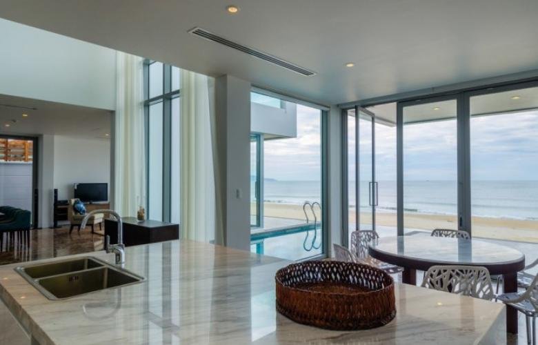 beachfront-villas-j6_0177_1024x678-700x450.jpg.dfa2517a86a82e2c697f77b3a8edfade.jpg