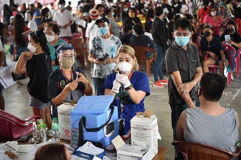taguig-covid-vaccination2021-12-2209-04-46_2022-05-19_17-19-46.jpg