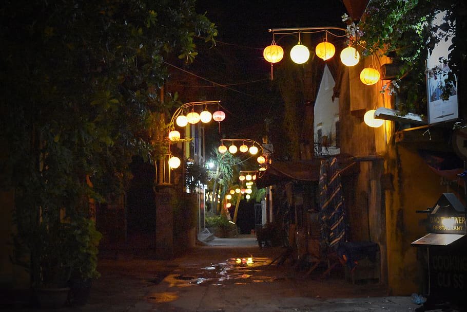 vietnam-night-road-street-way-lamp.jpg.c1b66dcb22800a86ed19767c2008a05c.jpg