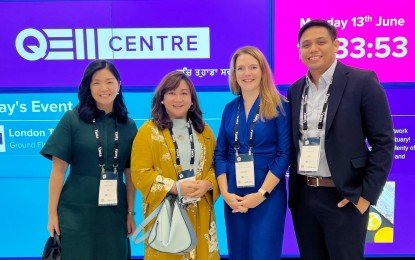 062922-from-left-to-right-gcash-chief-technology-and-operations-officer-pebbles-sy-gcash-president-a-d-ceo-martha-sazon-her-majestys-trade-commissioner-to-asia-.jpg.89a62b9cda0c06ba5836ddd14c1eee7e.jpg