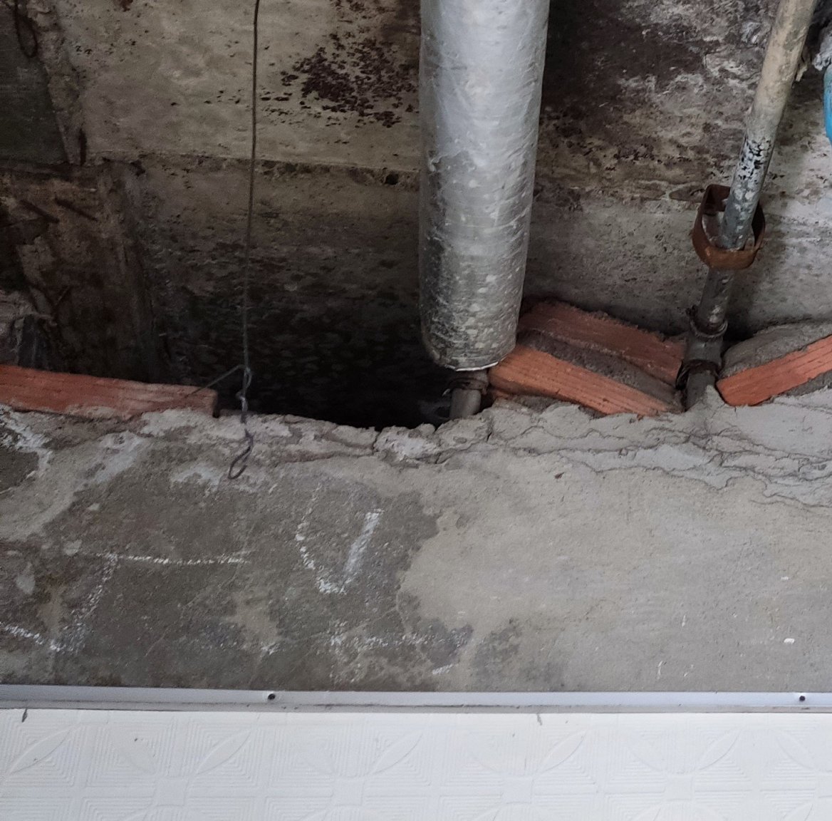 1473488931_Pipesfromroomtoroom.thumb.jpg.1ade796b2f4ac10d05e595d5ef813f73.jpg