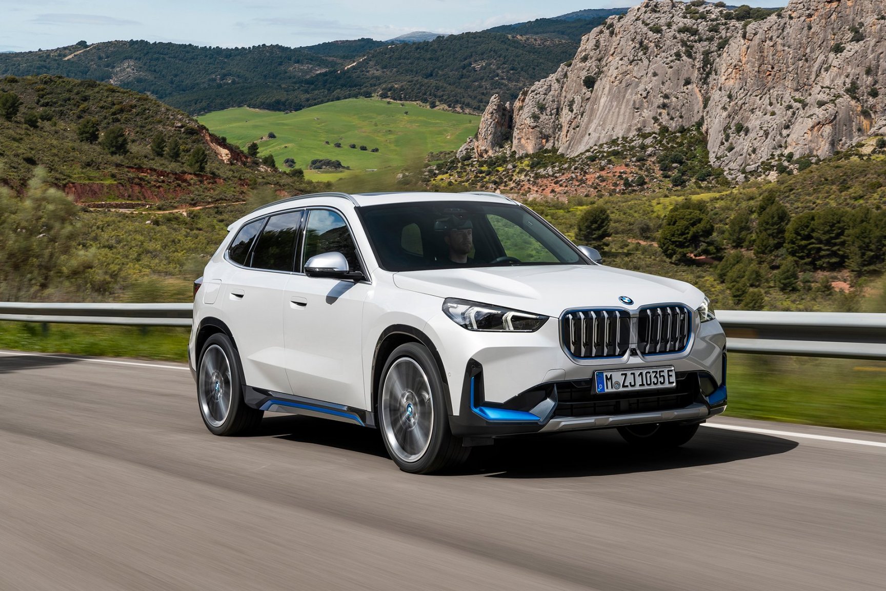 P90465709_highRes_the-first-ever-bmw-i.thumb.jpg.cd012ed79b5f5fe406f7a4236ce43bb1.jpg