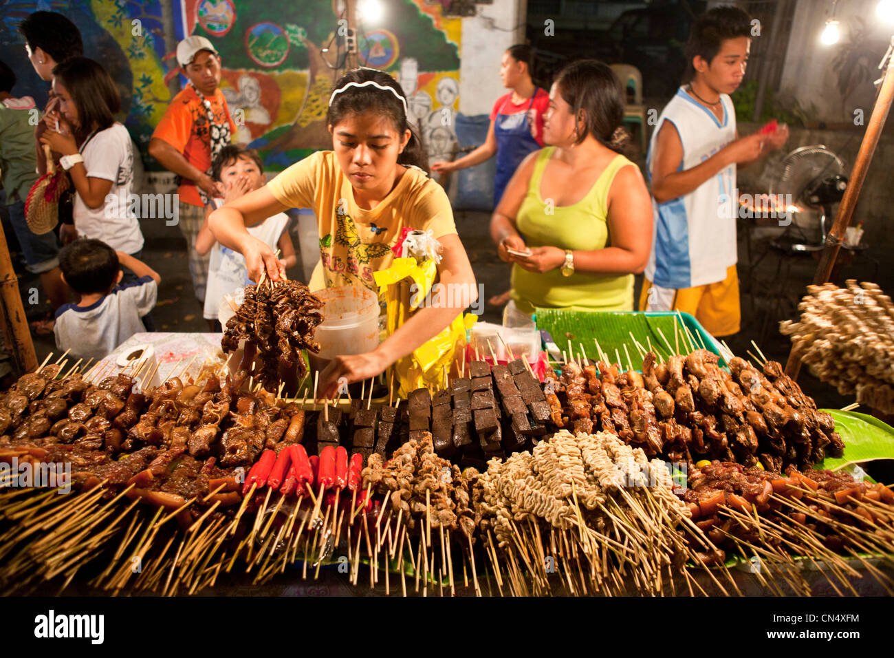 philippines-luzon-island-la-union-san-fernando-food-market-at-night-CN4XFM.jpg.2d0b22e026068851ea7128f6d2950e78.jpg