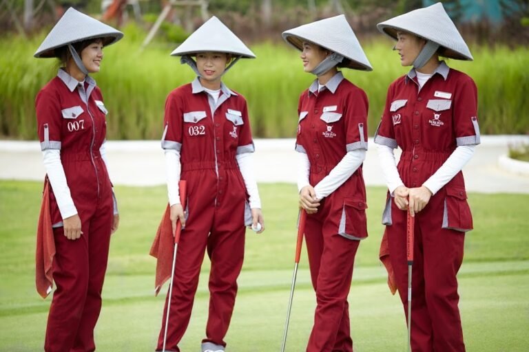 BNH_Caddies-768x512.jpg.18ffdc1f6b6ac429ede2e0cf4dea7945.jpg