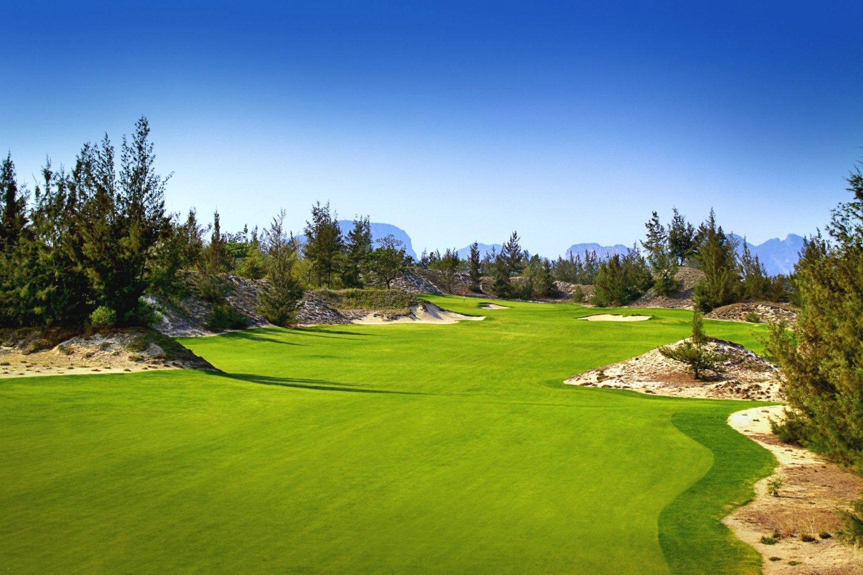 BRG-Da-Nang-Golf-Resort-Norman-Course-01.thumb.jpg.ad7d6f49e053210e45f788f5e6a207ad.jpg