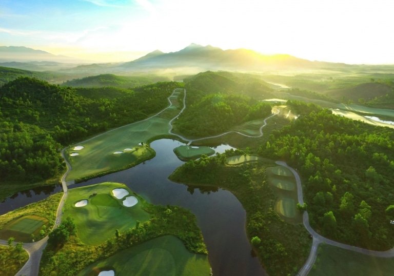 Ba-Na-Hills-Golf-Club-06-768x538.jpg.cc4368940e1ba6ef88b4e17af0ad1231.jpg