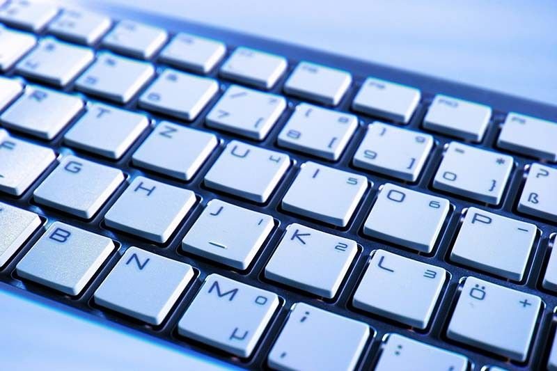keyboard-pixabay_2022-08-04_10-01-39.jpg