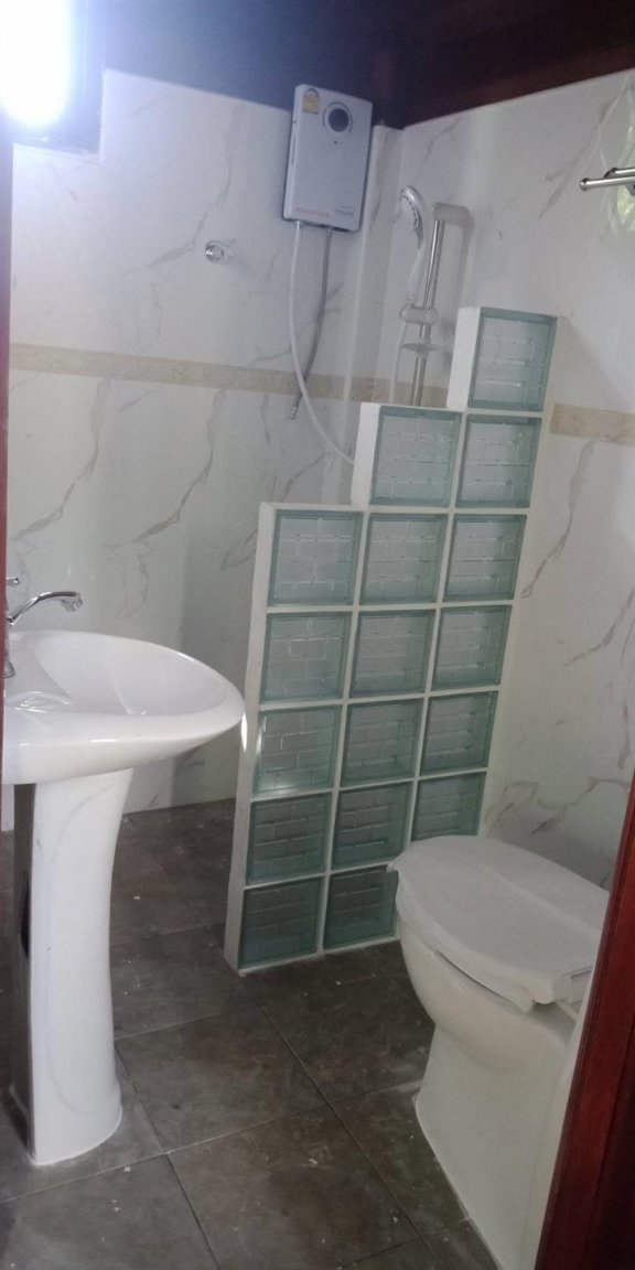 32473784_bung.tiles(2).thumb.jpg.bb521a87a07f637be7ad8d310428fbff.jpg