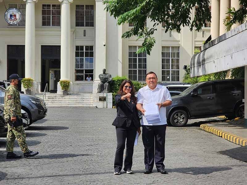 badoy-roque-mon-gualvez-news5_2022-11-17_14-13-20.jpg