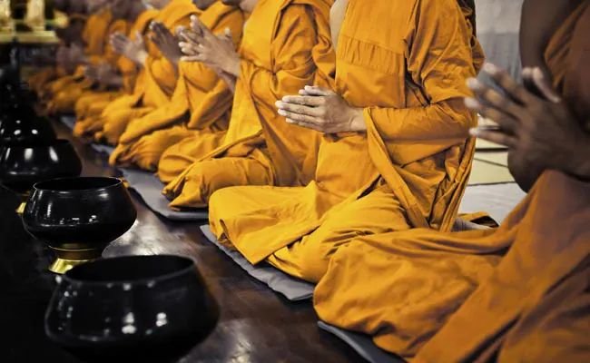 thai-monks-generic_650x400_71458220672.jpg