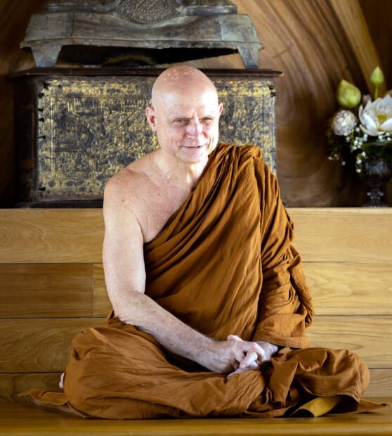 English Born Monk Gets His Thai ID - He's Dedicated His Life To The ...