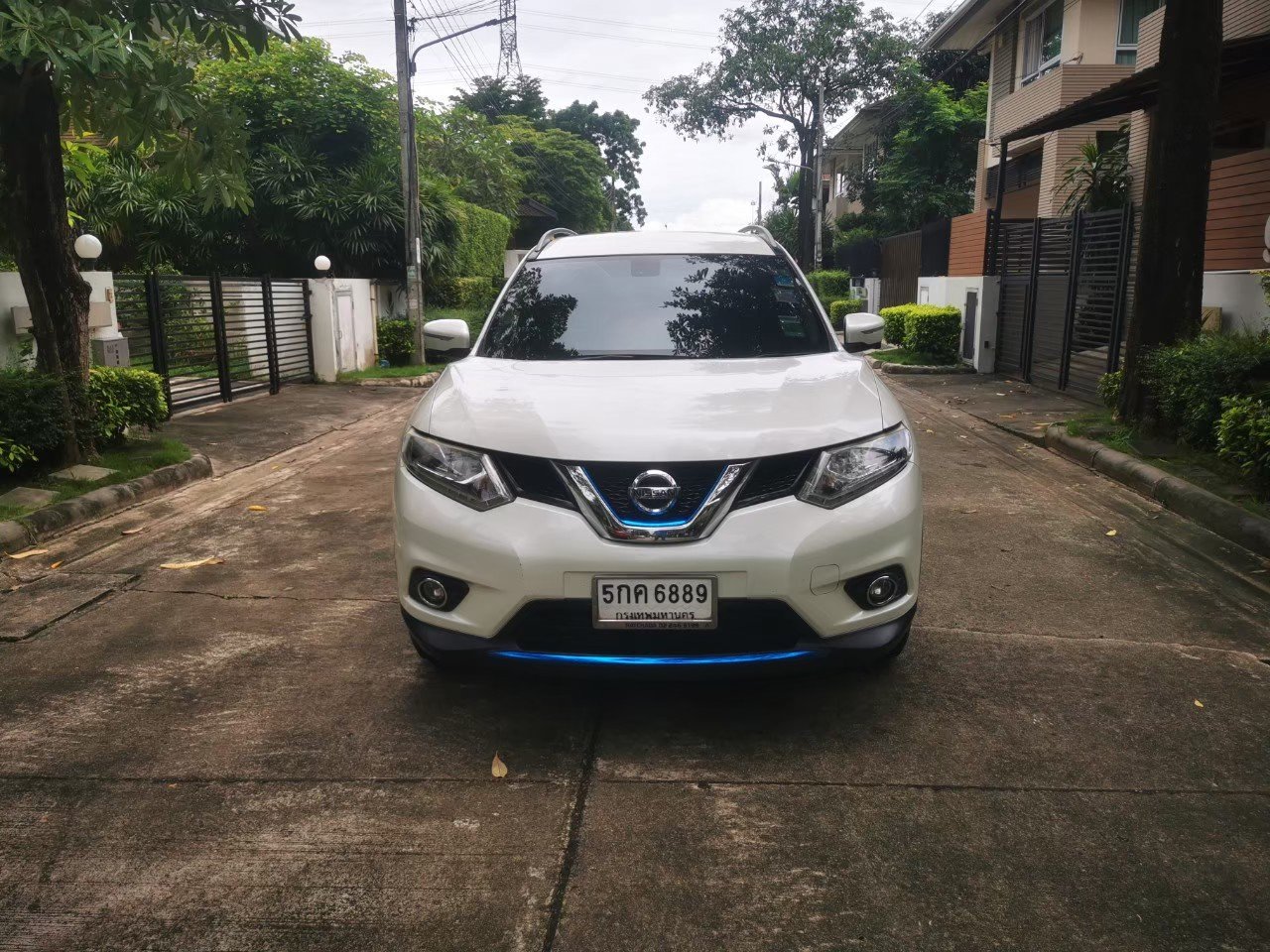 Sale Nissan X Trail 2.0 Hybrid 4WD Cars For Sale in Thailand